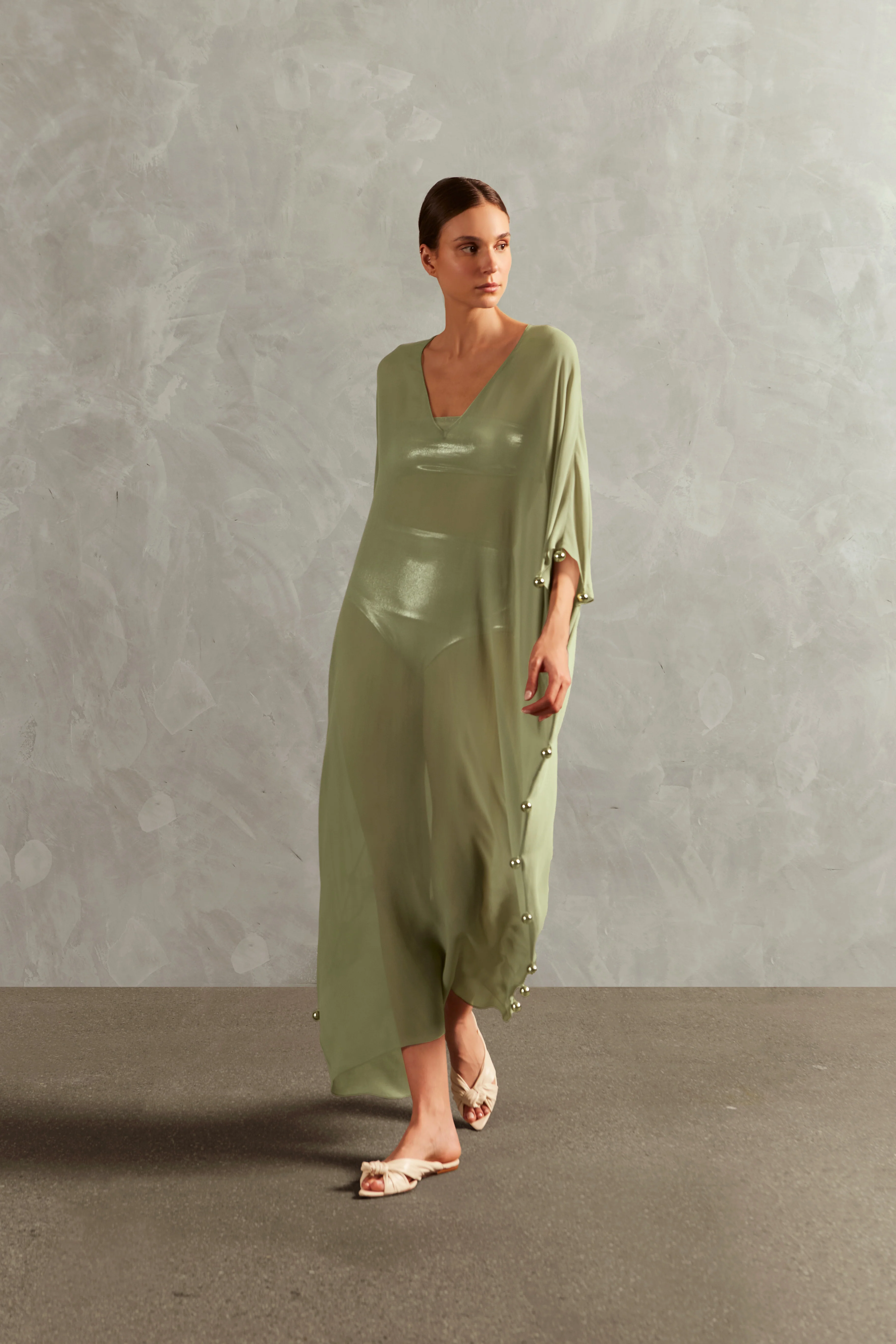 Oysters Solid Long Kaftan With Pearls